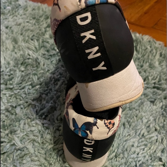 DKNY Blush Butterfly Bobbi Slip-On - Picture 4 of 4